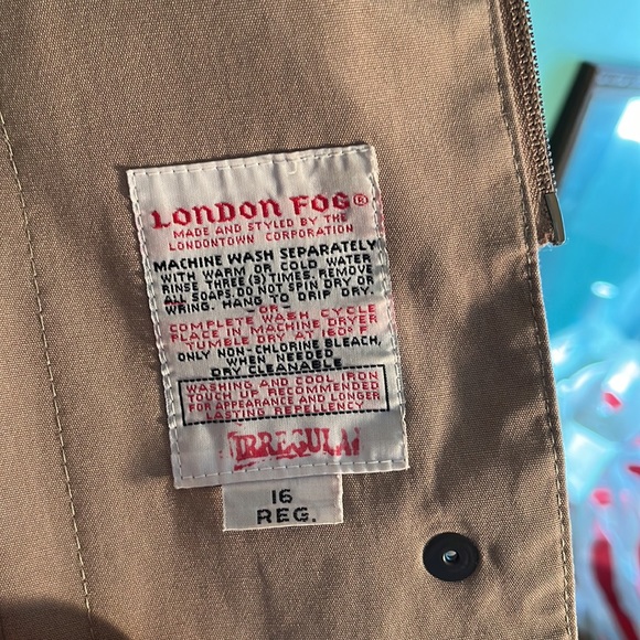 Vintage London Fog Jacket with removable liner and hood - Picture 5 of 5